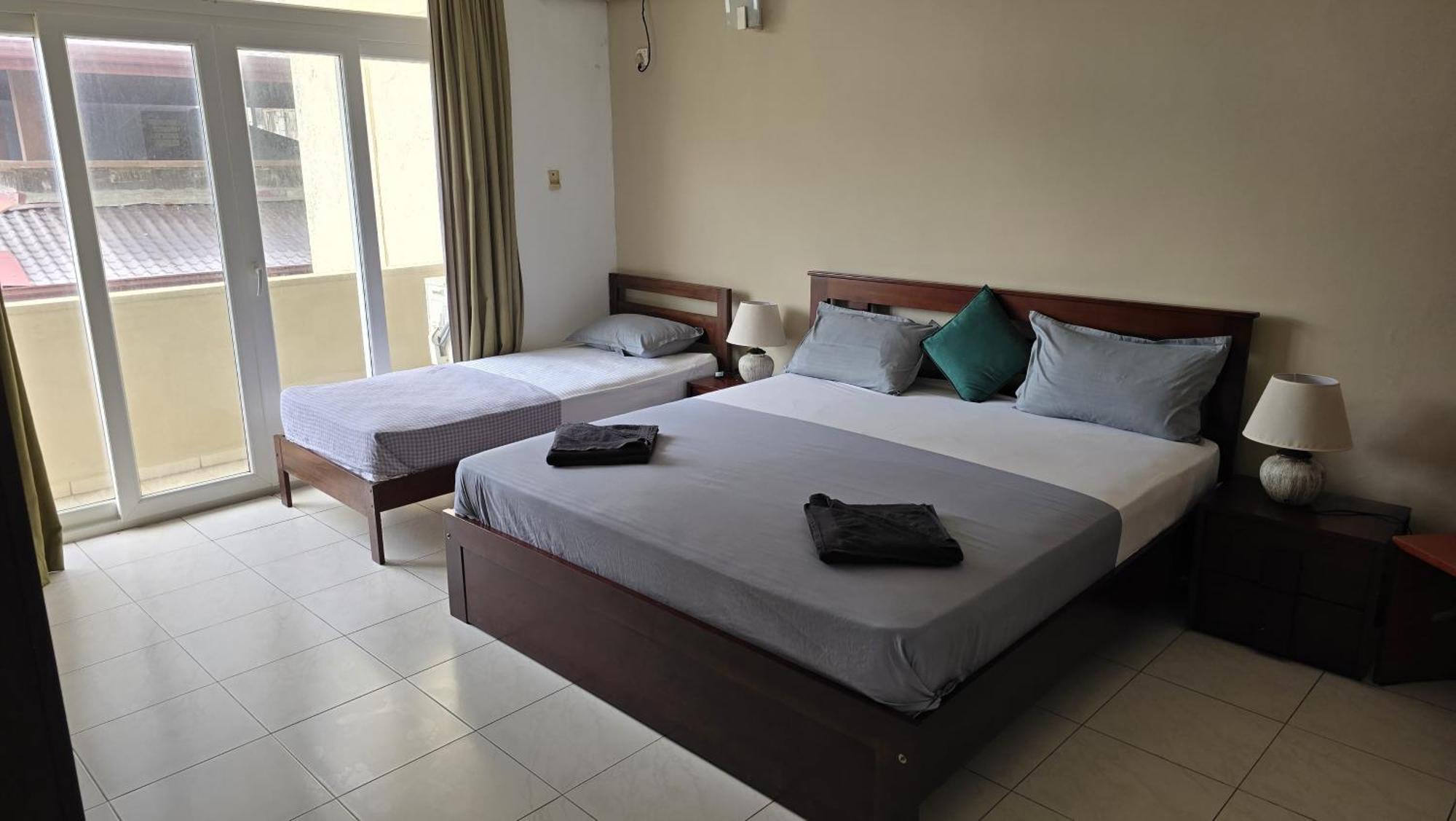 Palmyrah Residencies Hotel Kolombo Bagian luar foto
