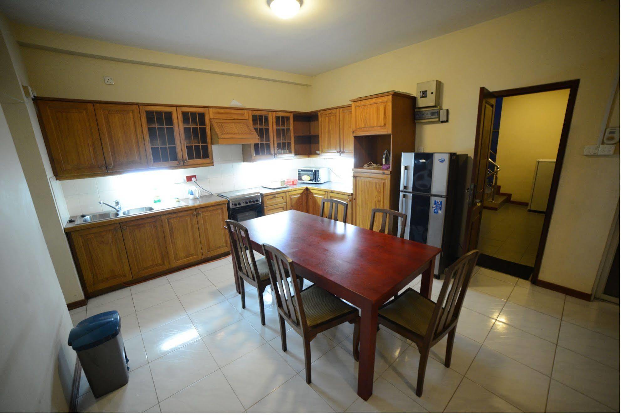 Palmyrah Residencies Hotel Kolombo Bagian luar foto
